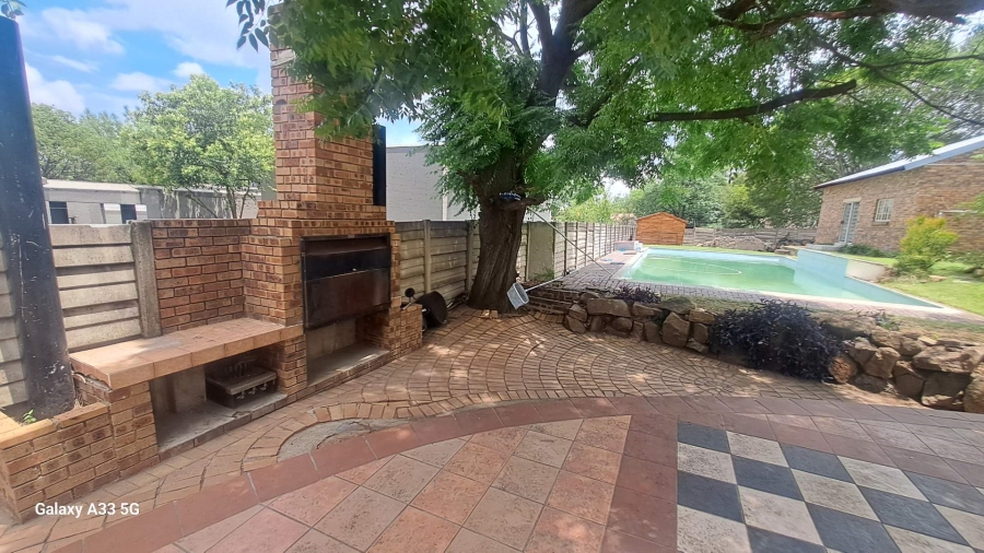 To Let 3 Bedroom Property for Rent in Buccleuch Gauteng