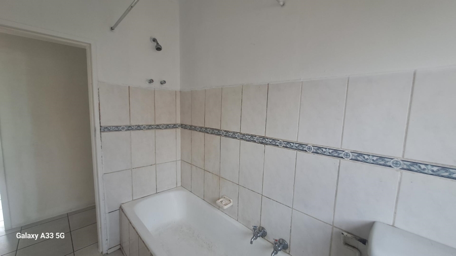 To Let 3 Bedroom Property for Rent in Buccleuch Gauteng