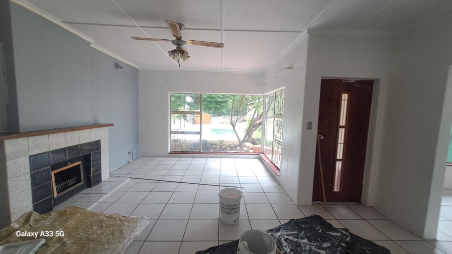 To Let 3 Bedroom Property for Rent in Buccleuch Gauteng