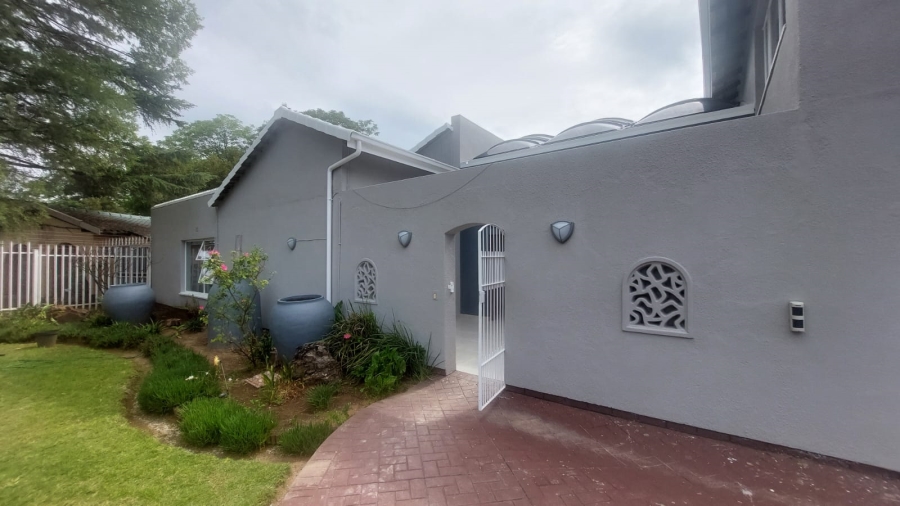 To Let 5 Bedroom Property for Rent in Brackenhurst Gauteng