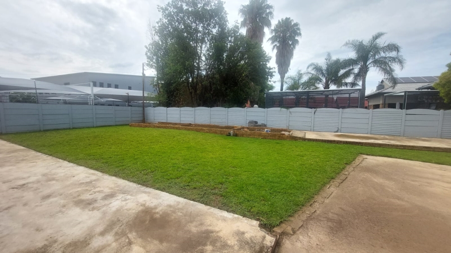 To Let 5 Bedroom Property for Rent in Brackenhurst Gauteng