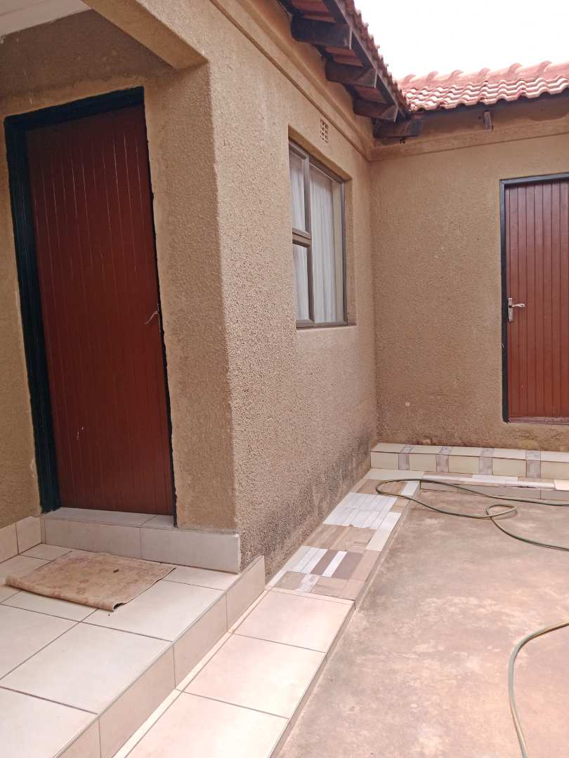 5 Bedroom Property for Sale in Doornkop Gauteng