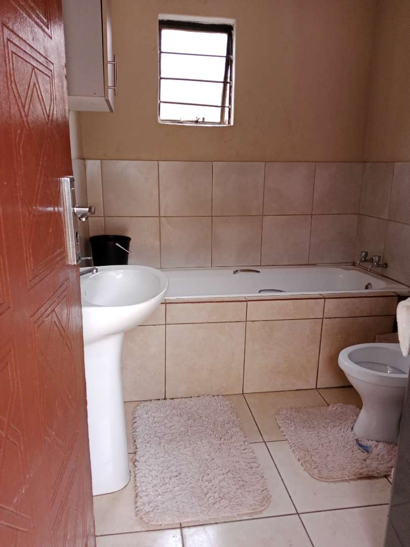 5 Bedroom Property for Sale in Doornkop Gauteng