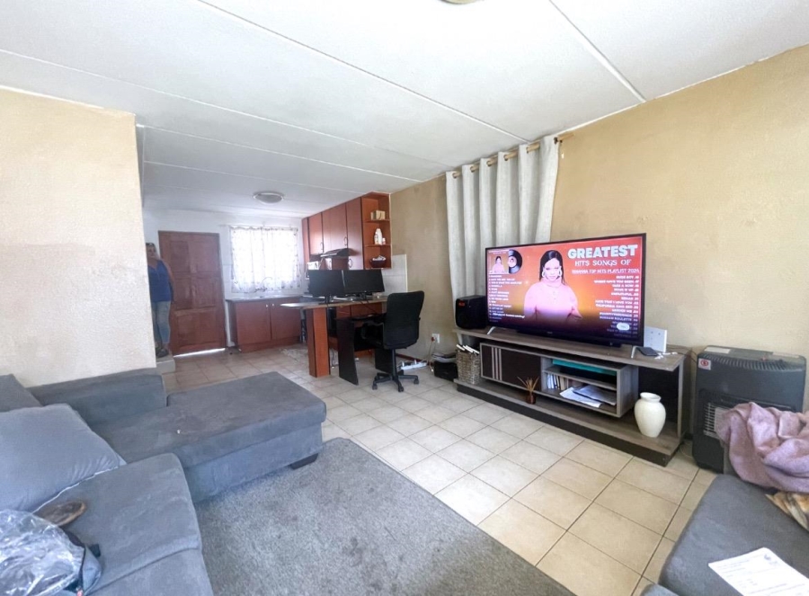 2 Bedroom Property for Sale in Edleen Gauteng