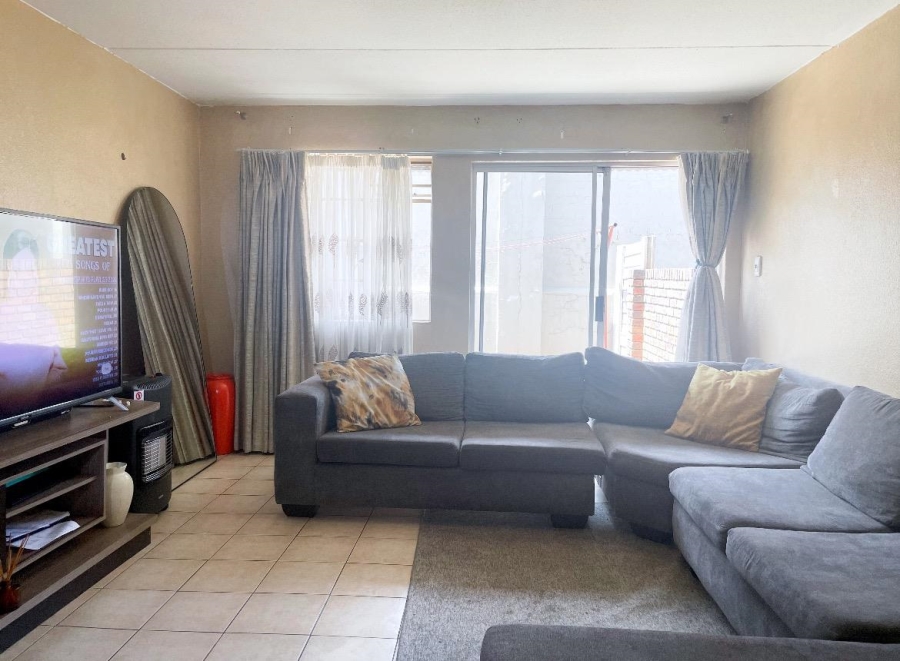 2 Bedroom Property for Sale in Edleen Gauteng