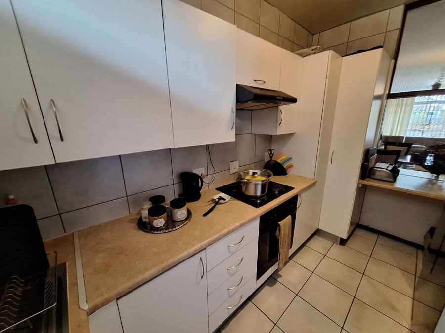 To Let 2 Bedroom Property for Rent in Florida Park Gauteng