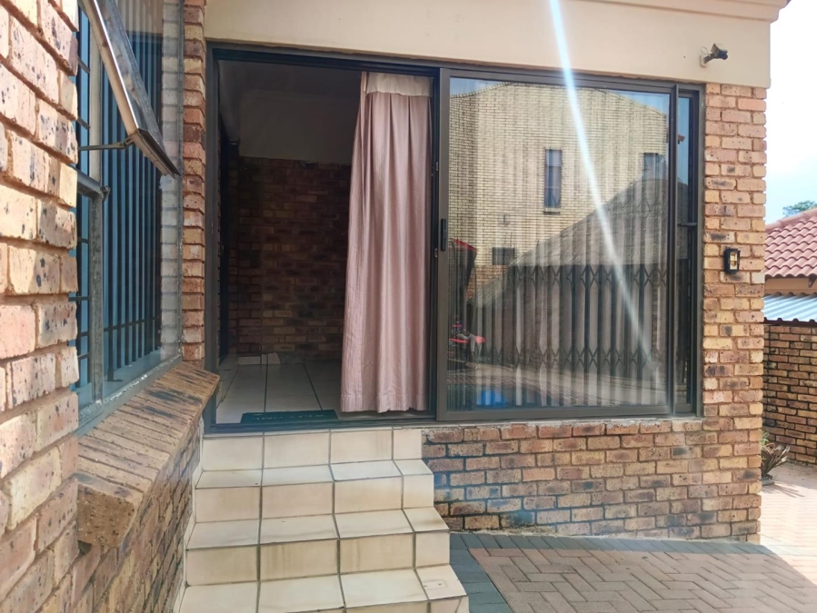 To Let 3 Bedroom Property for Rent in Elandshaven Gauteng