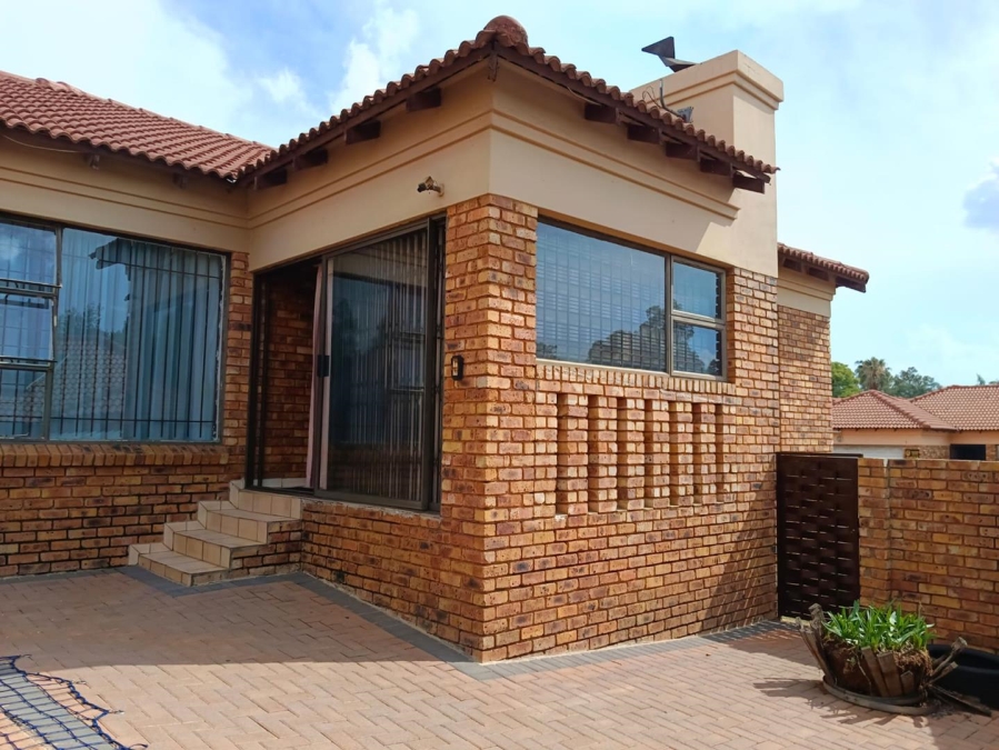 To Let 3 Bedroom Property for Rent in Elandshaven Gauteng