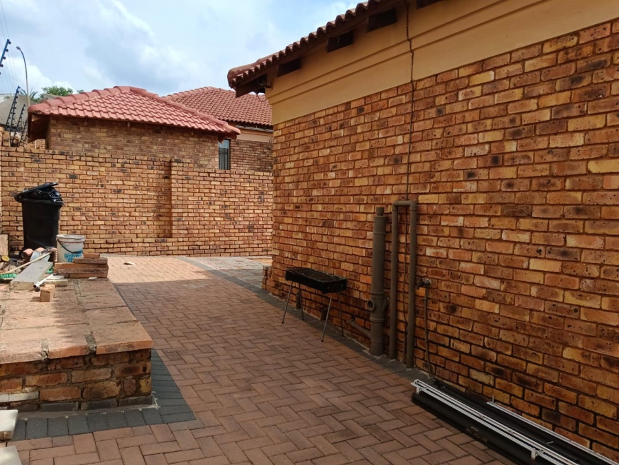 To Let 3 Bedroom Property for Rent in Elandshaven Gauteng