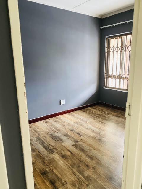 To Let 2 Bedroom Property for Rent in Noordwyk Gauteng