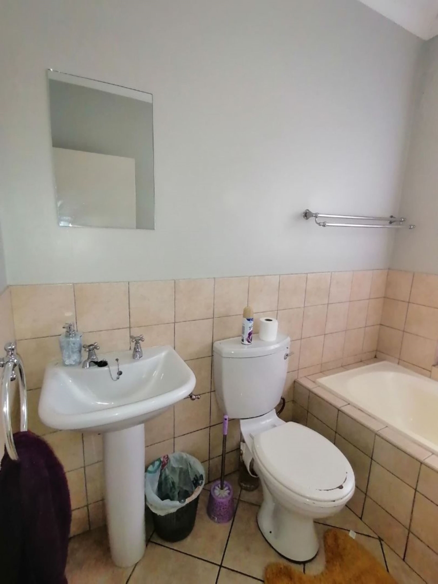 2 Bedroom Property for Sale in Terenure Gauteng