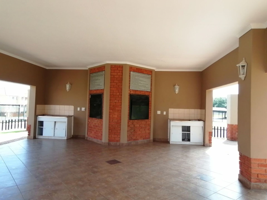 2 Bedroom Property for Sale in Terenure Gauteng