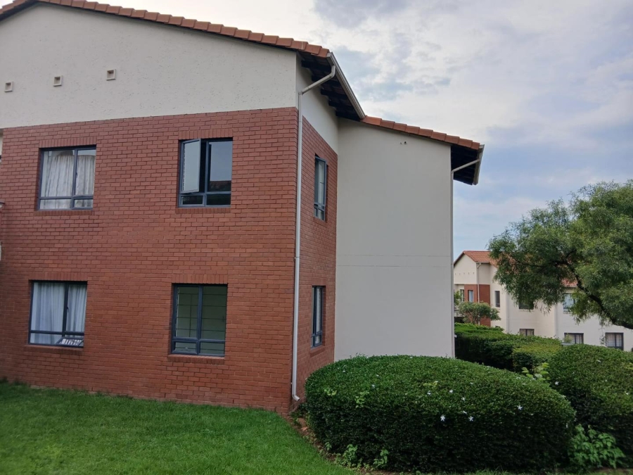 To Let 2 Bedroom Property for Rent in Jackal Creek Golf Estate Gauteng