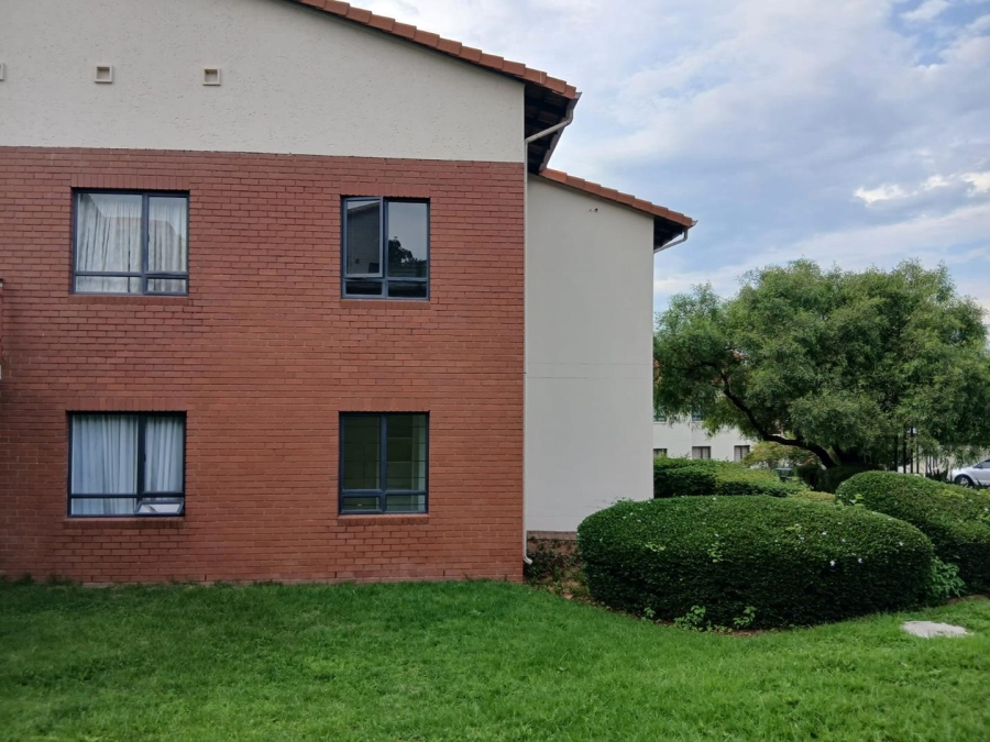 To Let 2 Bedroom Property for Rent in Jackal Creek Golf Estate Gauteng