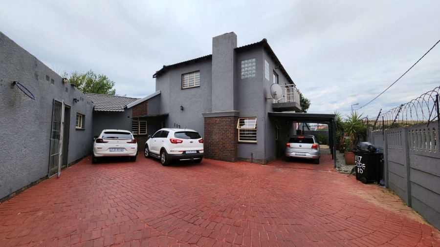 5 Bedroom Property for Sale in Southdale Gauteng