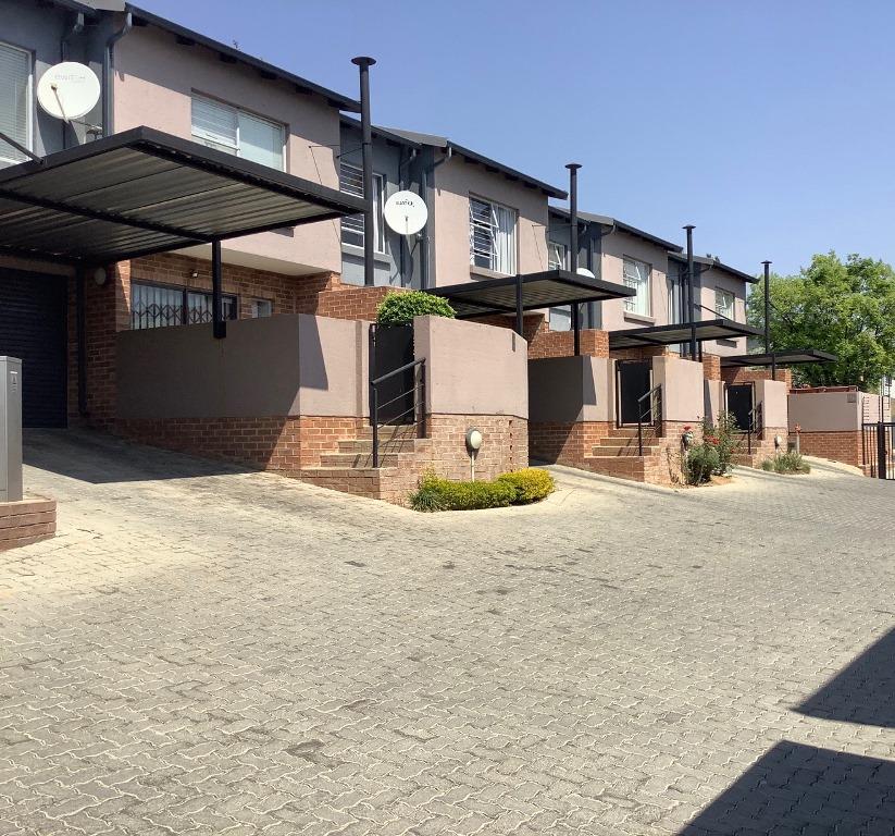 To Let 3 Bedroom Property for Rent in Ferndale Gauteng