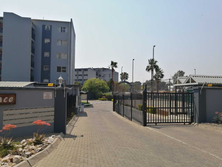 To Let 2 Bedroom Property for Rent in Menlyn Gauteng