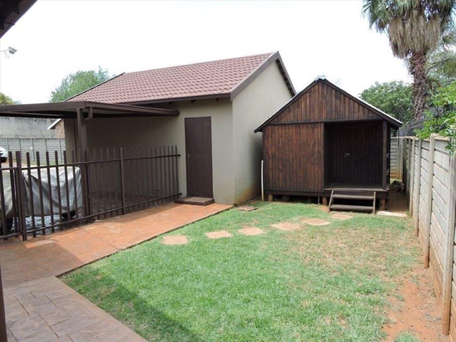 4 Bedroom Property for Sale in Van Riebeeck Park Gauteng