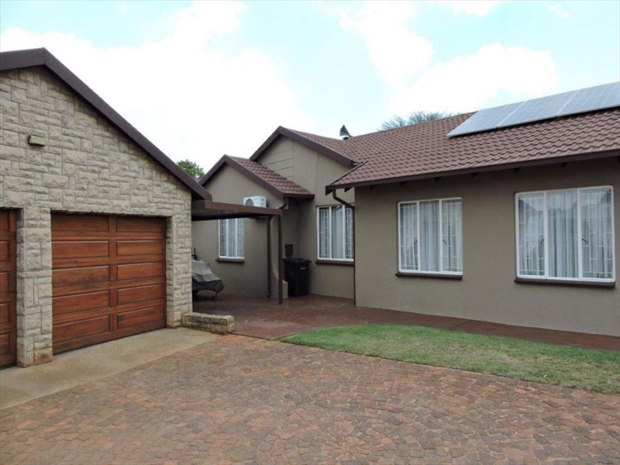 4 Bedroom Property for Sale in Van Riebeeck Park Gauteng