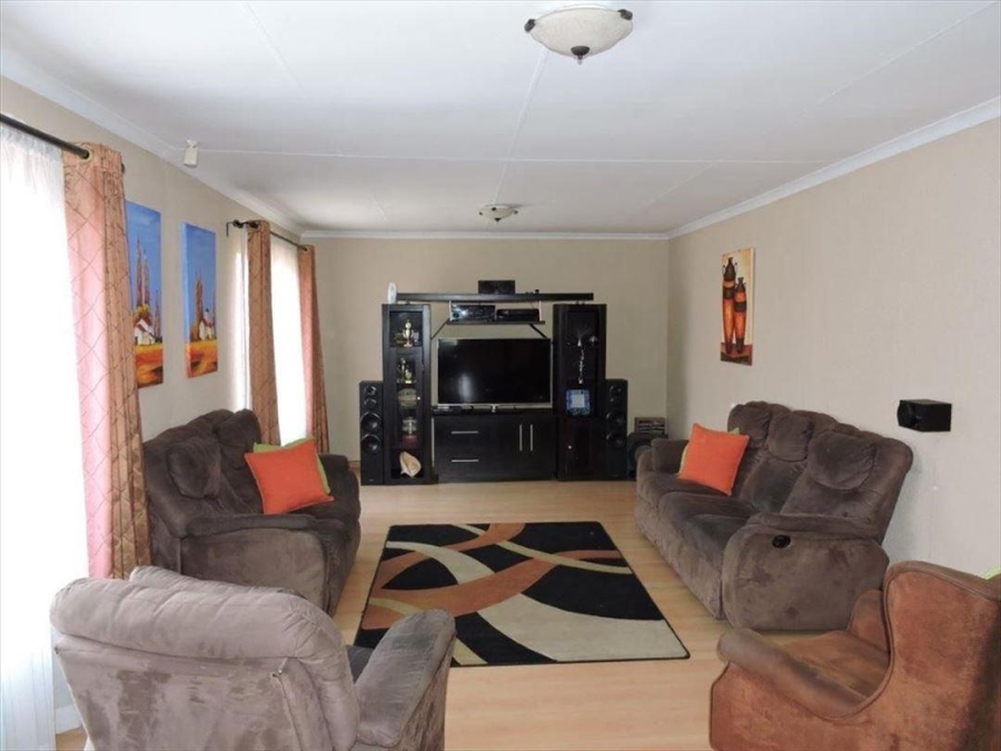 4 Bedroom Property for Sale in Van Riebeeck Park Gauteng