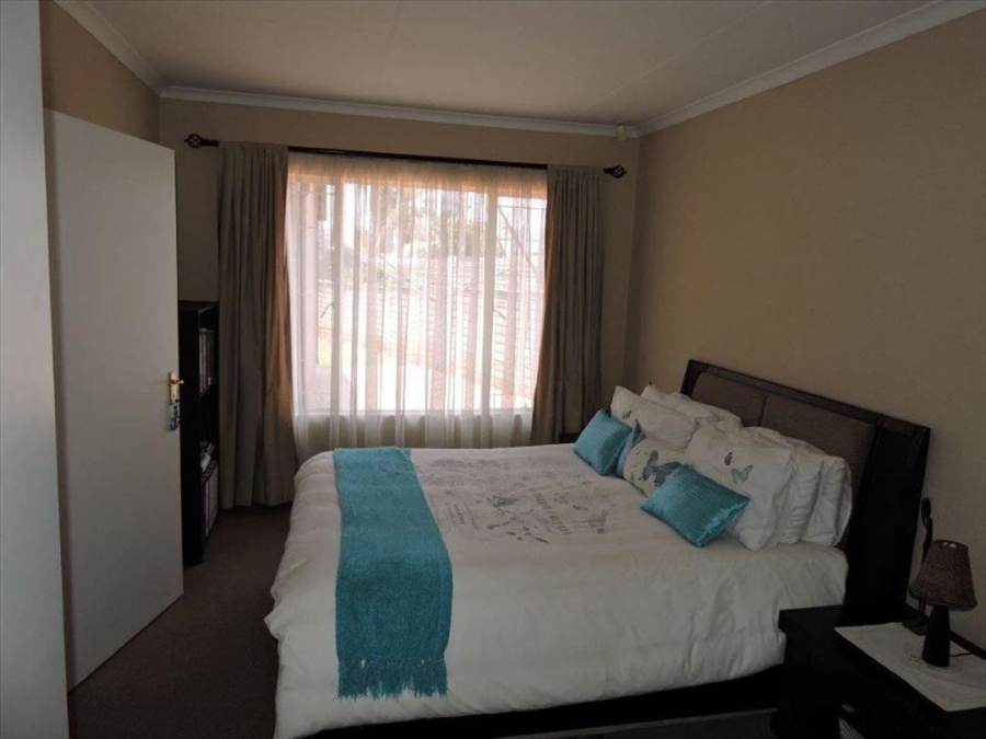 4 Bedroom Property for Sale in Van Riebeeck Park Gauteng