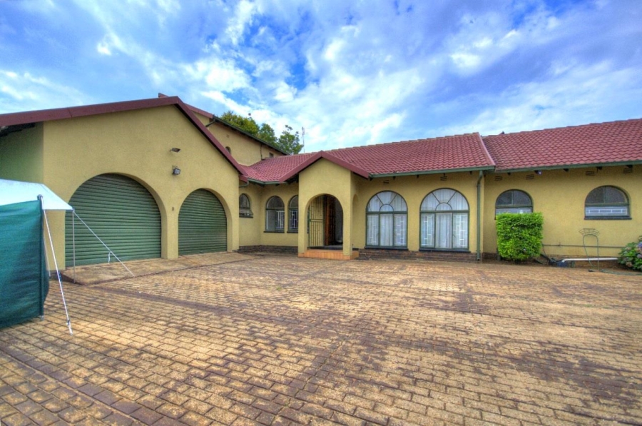 5 Bedroom Property for Sale in Brackenhurst Gauteng