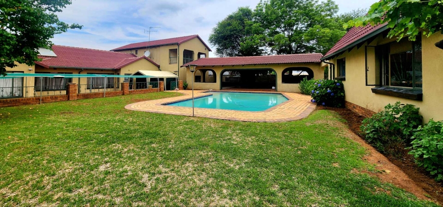 5 Bedroom Property for Sale in Brackenhurst Gauteng