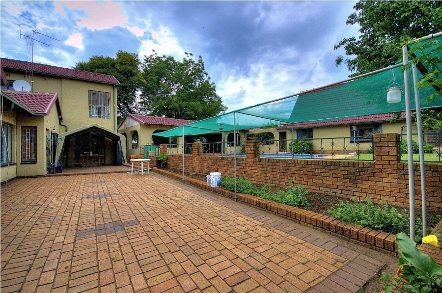 5 Bedroom Property for Sale in Brackenhurst Gauteng