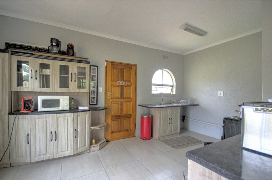 5 Bedroom Property for Sale in Brackenhurst Gauteng