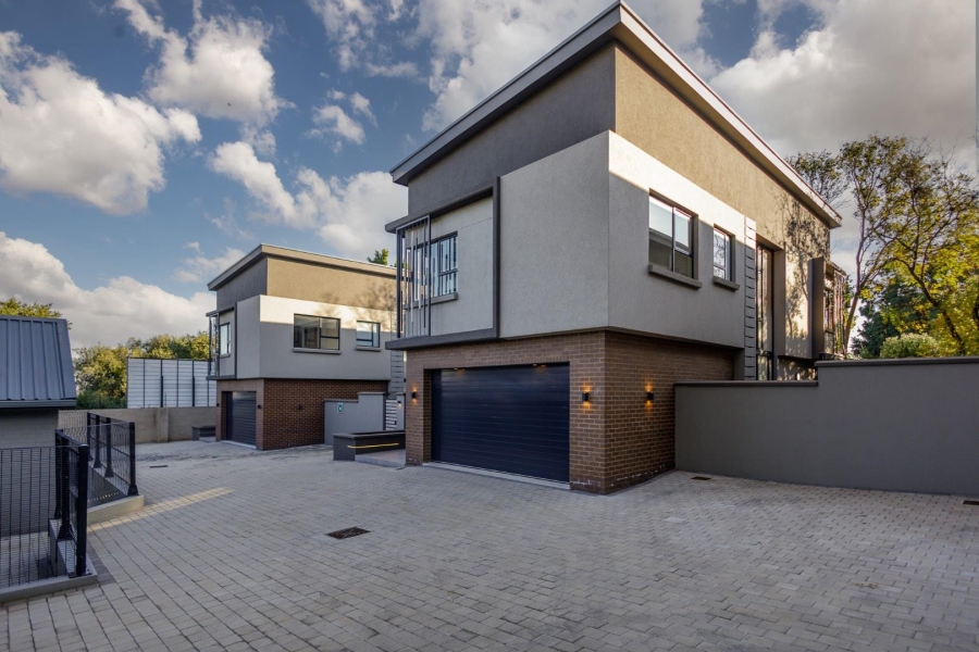 To Let 3 Bedroom Property for Rent in Morningside Manor Gauteng