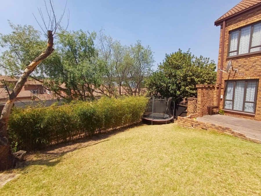 To Let 3 Bedroom Property for Rent in President Ridge Gauteng