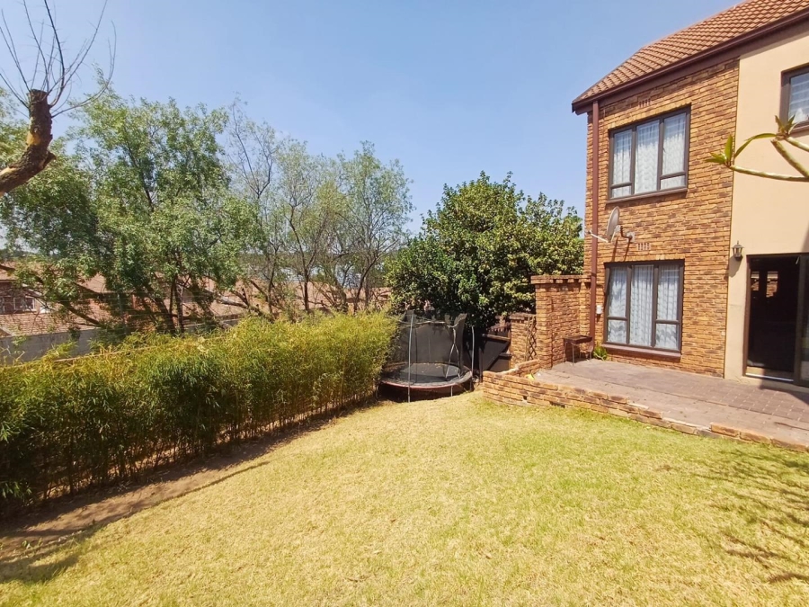 To Let 3 Bedroom Property for Rent in President Ridge Gauteng