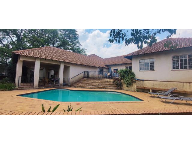 To Let 8 Bedroom Property for Rent in Ferndale Gauteng