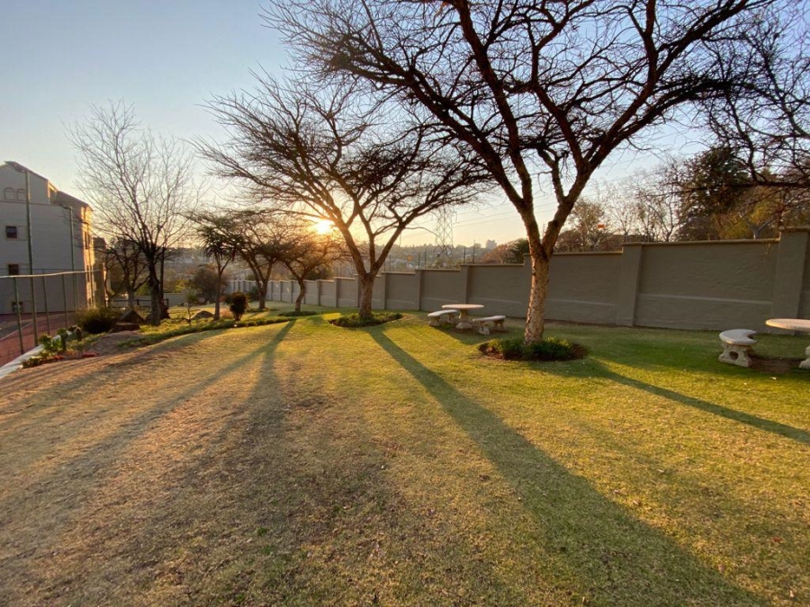 To Let 2 Bedroom Property for Rent in Benmore Gardens Gauteng