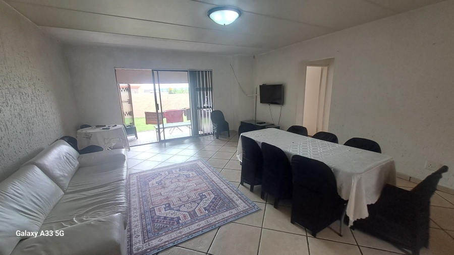 To Let 3 Bedroom Property for Rent in Buccleuch Gauteng