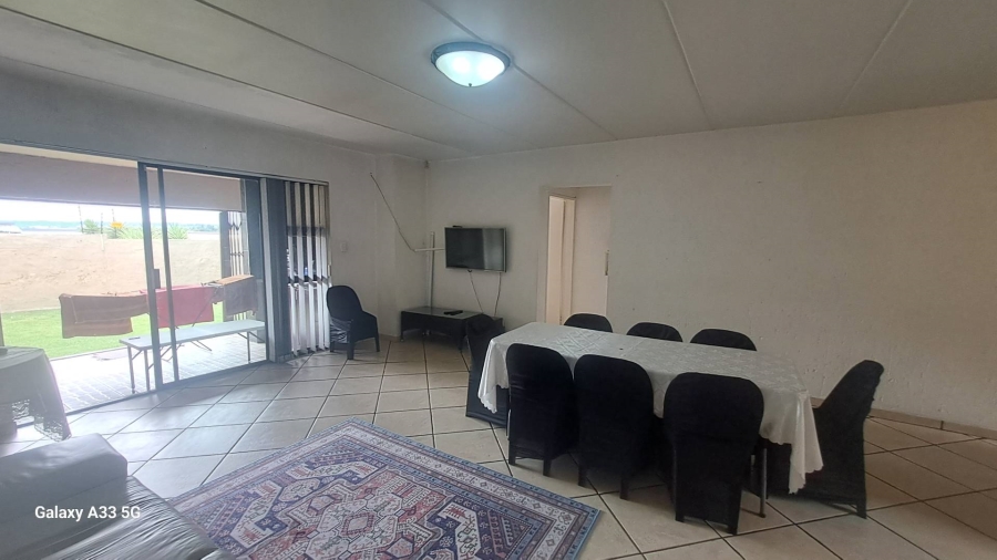 To Let 3 Bedroom Property for Rent in Buccleuch Gauteng