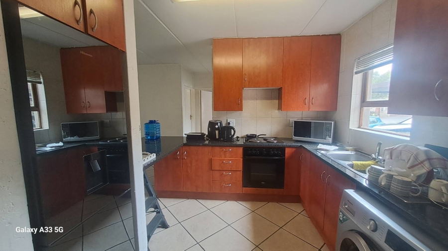 To Let 3 Bedroom Property for Rent in Buccleuch Gauteng