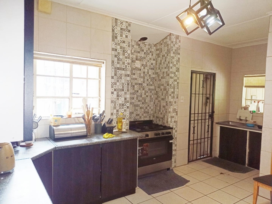 To Let 4 Bedroom Property for Rent in Lombardy East Gauteng