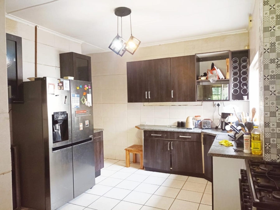 To Let 4 Bedroom Property for Rent in Lombardy East Gauteng