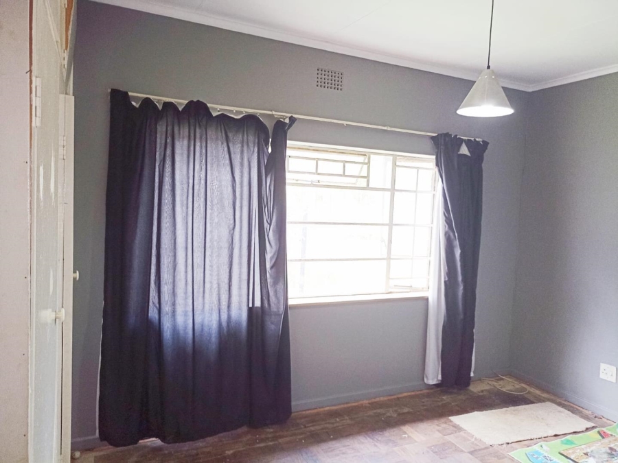 To Let 4 Bedroom Property for Rent in Lombardy East Gauteng