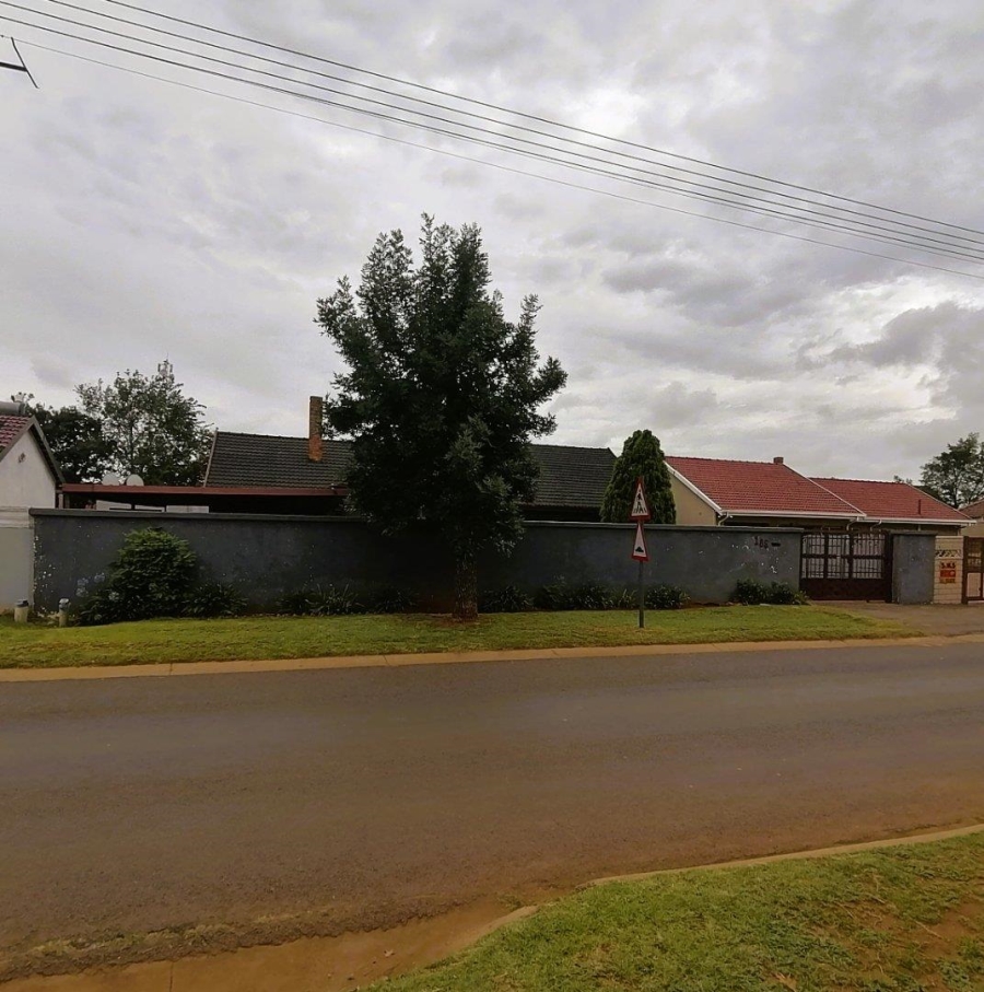 3 Bedroom Property for Sale in Roodekop Gauteng