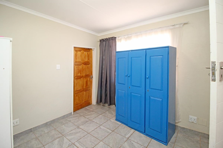 To Let 1 Bedroom Property for Rent in Eastleigh Gauteng