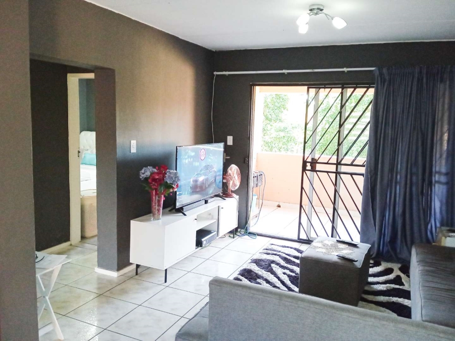 To Let 2 Bedroom Property for Rent in Vorna Valley Gauteng