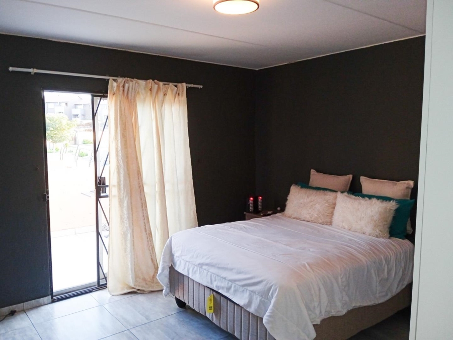 To Let 2 Bedroom Property for Rent in Vorna Valley Gauteng