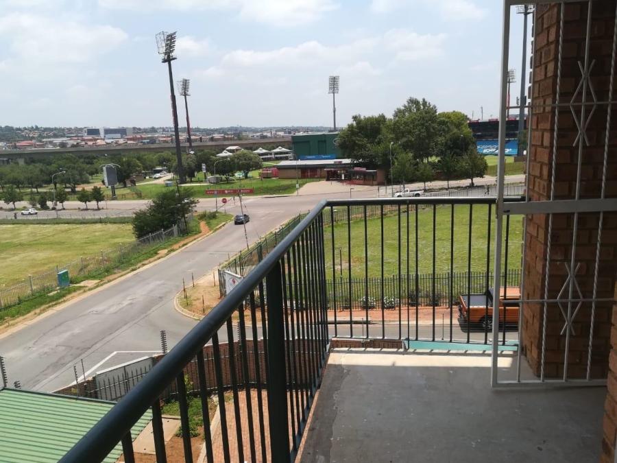 To Let 2 Bedroom Property for Rent in Die Hoewes Gauteng