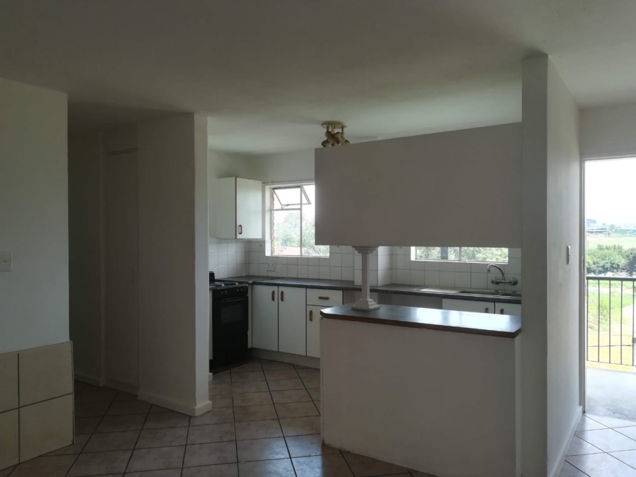 To Let 2 Bedroom Property for Rent in Die Hoewes Gauteng