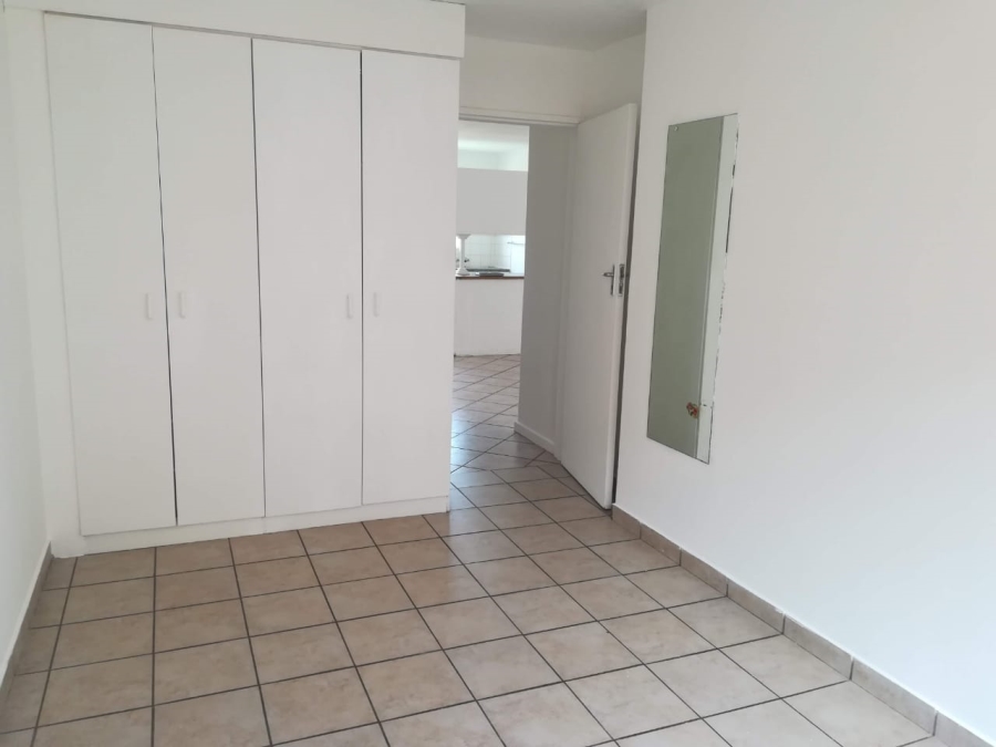 To Let 2 Bedroom Property for Rent in Die Hoewes Gauteng