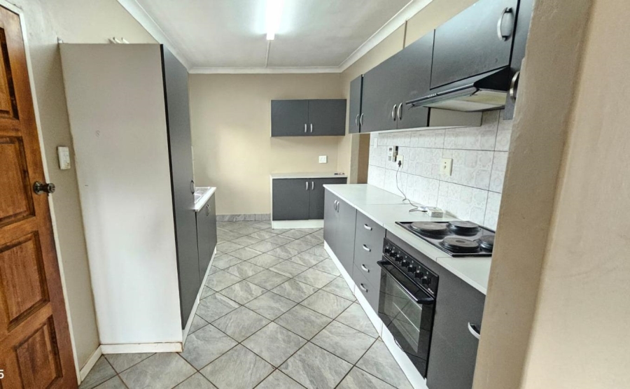 To Let 4 Bedroom Property for Rent in Eastleigh Gauteng