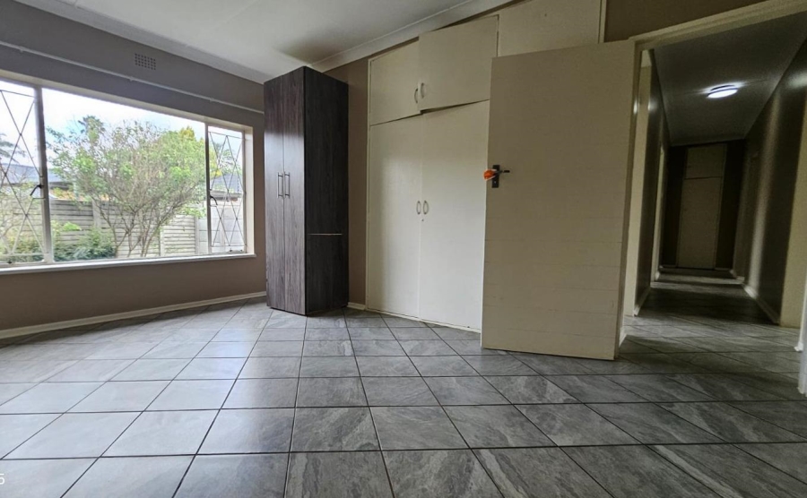 To Let 4 Bedroom Property for Rent in Eastleigh Gauteng