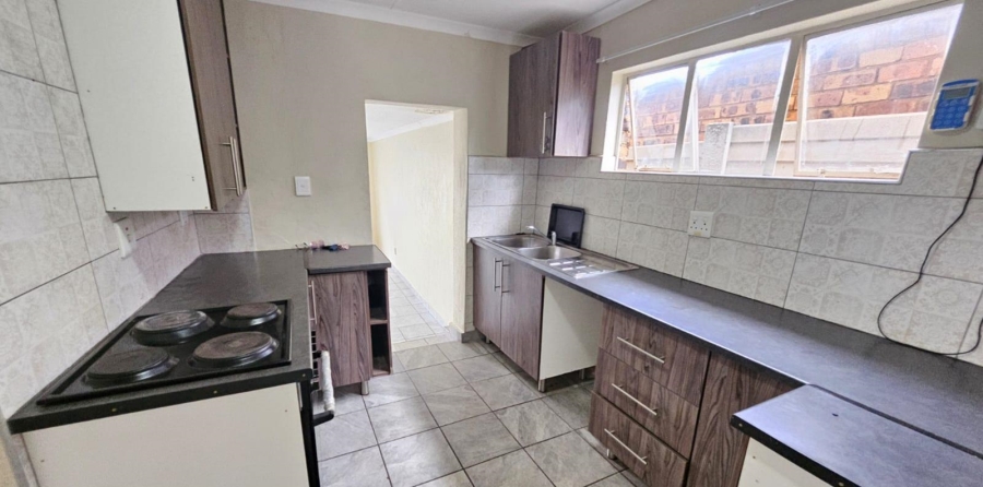 To Let 2 Bedroom Property for Rent in Eastleigh Gauteng